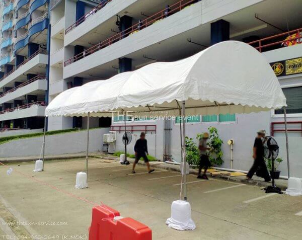 ภาพงานติดตั้งเต็นท์ผ้าใบทรงโค้ง ขนาด 4x8m สำหรับโรงจอดรถ