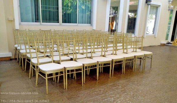 เก้าอี้ชิวารีทองสำหรับจัดงานแต่งงานที่บ้าน